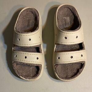 CROCS Cream Open-Toe Fuzzy Slippers